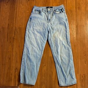 Hollister Ultra High-Rise Straight Leg Jeans